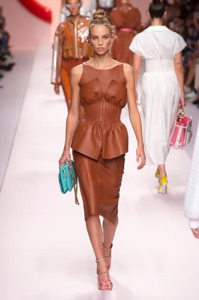 Look 7